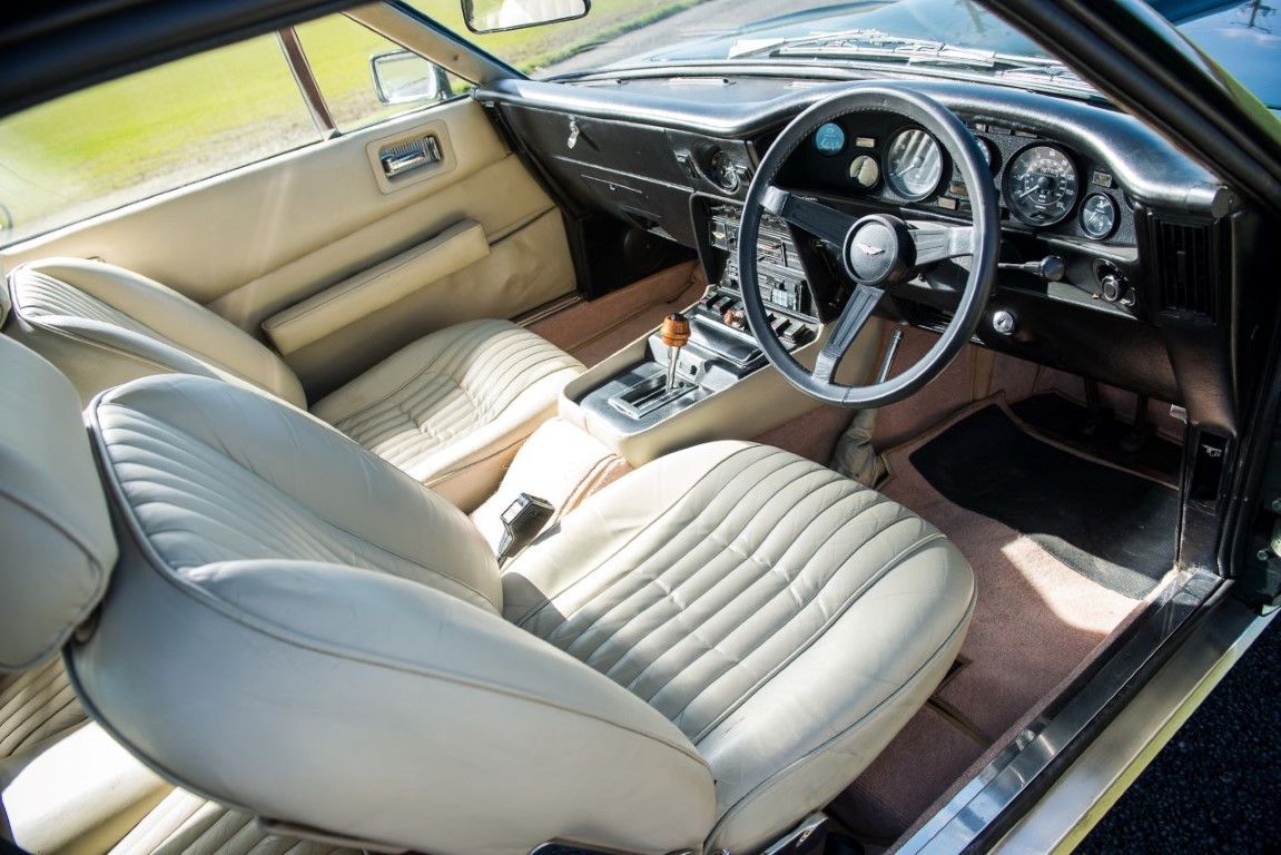 Aston Martin V8 5.3 V8 (Automatic)